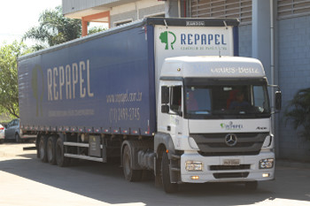 Carreta da frota Repapel